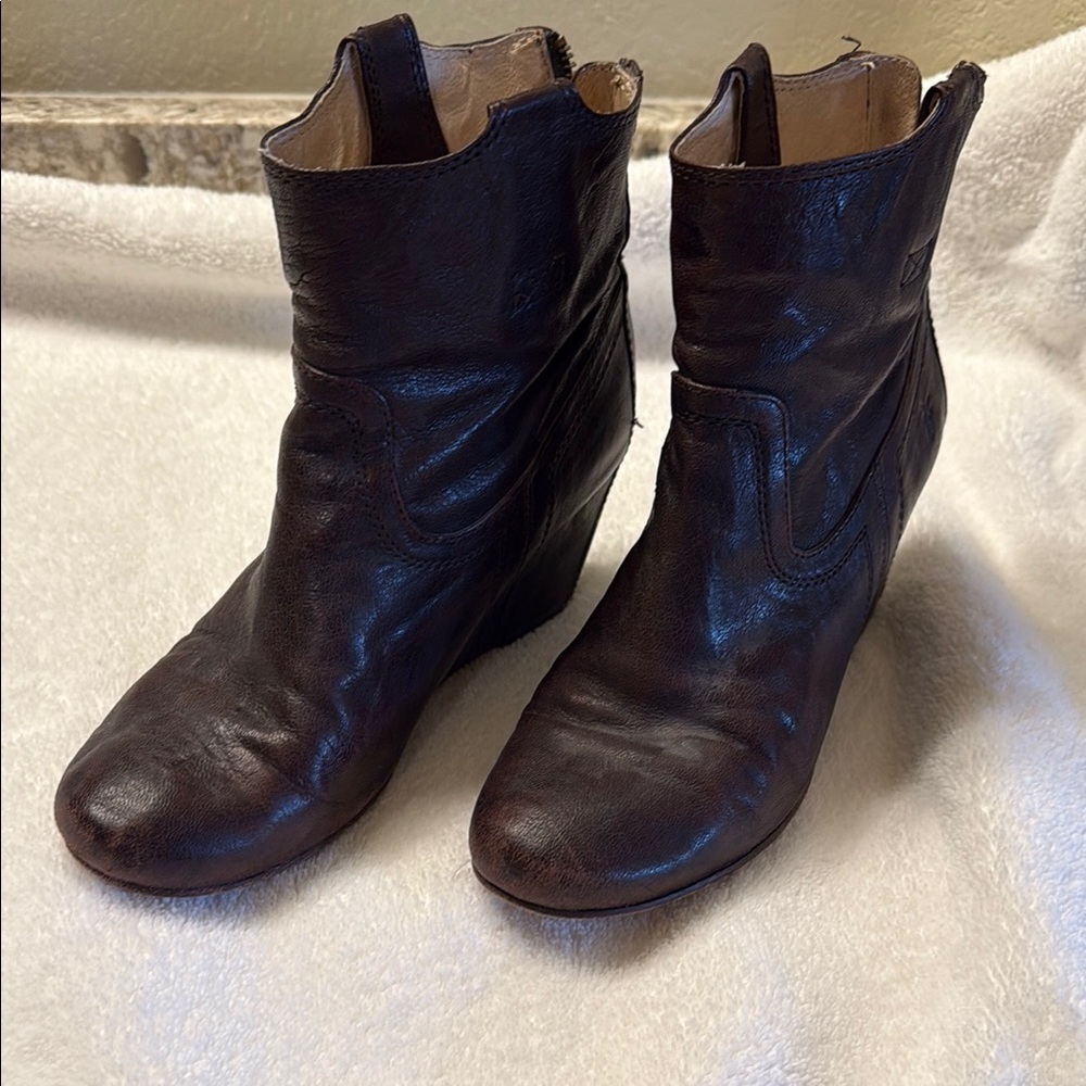 Frye Brown Leather Ankle Boots Classic Design